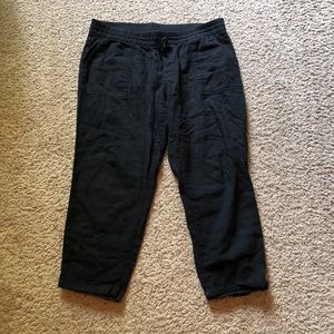 Old Navy black cropped linen pants, M